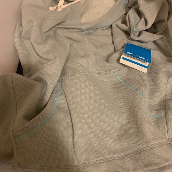 Columbia Woman’s Hoodie - Picture 3 of 6